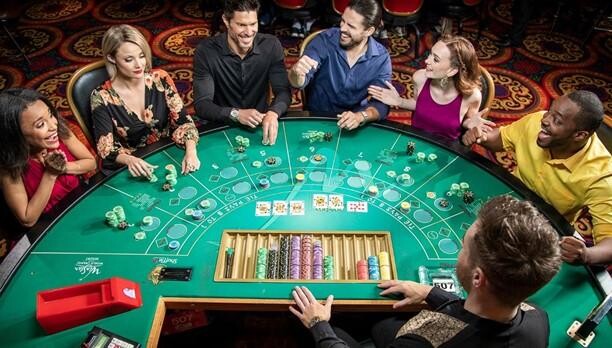 Bắt cầu Baccarat theo chiến thuật gấp thếp