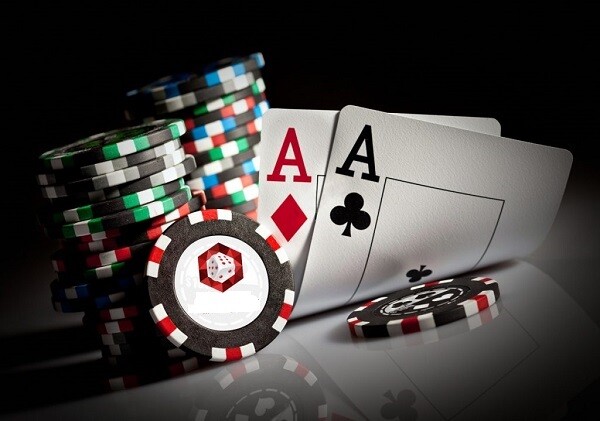 Cần có chiến thuật chơi poker cụ thể